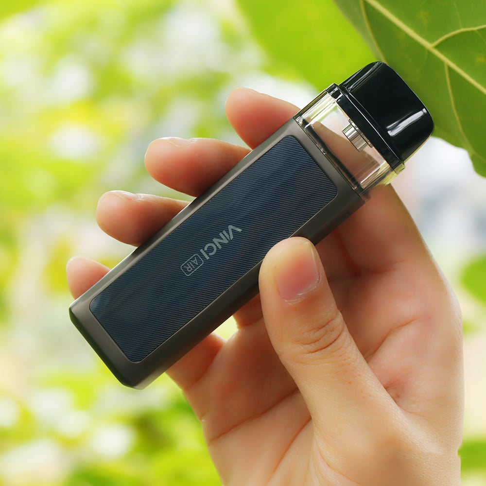 VooPoo VINCI Air Pod Kit feels ultra light in the hand